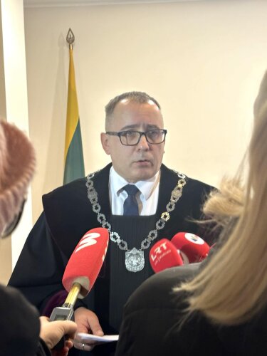 Tenkintas ieškovų prašymas dėl įpareigojimo įleisti į Kauno miesto pramogų ir sporto rūmų pastatą