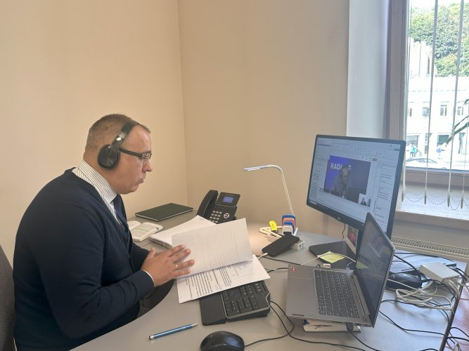 LRT laidoje „Radijo byla“ - pokalbis apie darbdavio ir darbuotojo darbo ginčus teisme 