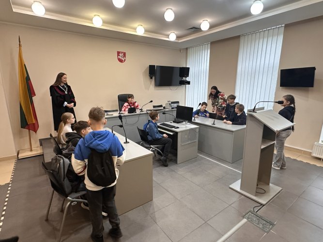Kauno Martyno Mažvydo progimnazijos ketvirtokai lankėsi teisme