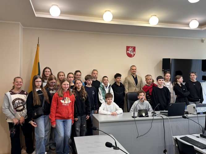 Kauno Gedimino sporto ir sveikatingumo gimnazijos mokiniai susipažino su teismo veikla