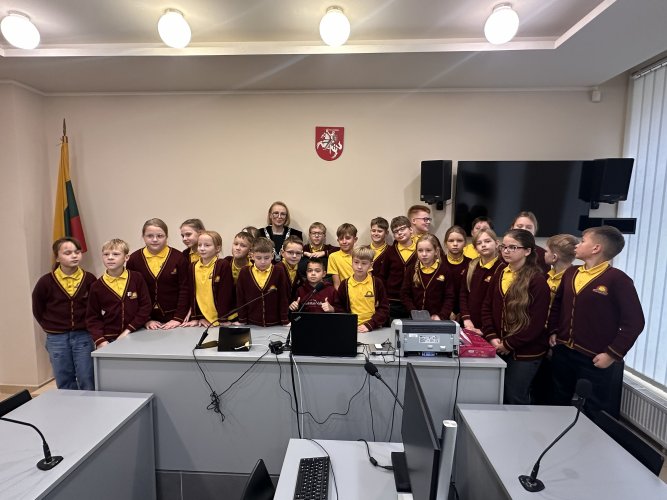 Mažųjų smalsuolių pažintis su teismu, kupina klausimų ir atradimų